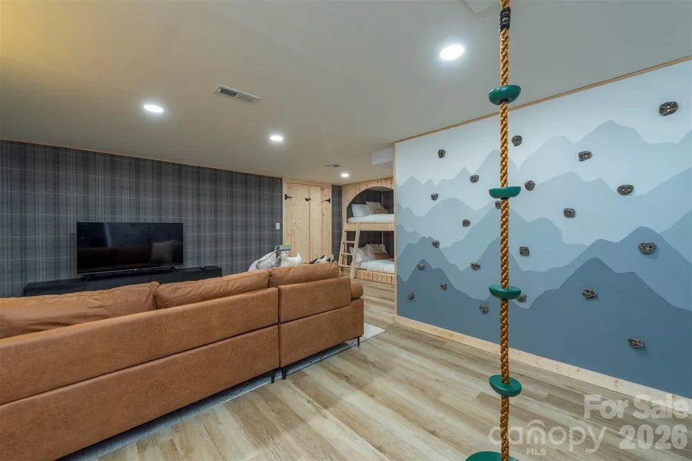322 Goldenleaf Road Mars Hill, NC 28754