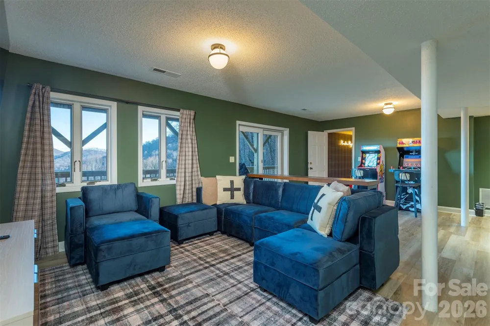 322 Goldenleaf Road Mars Hill, NC 28754