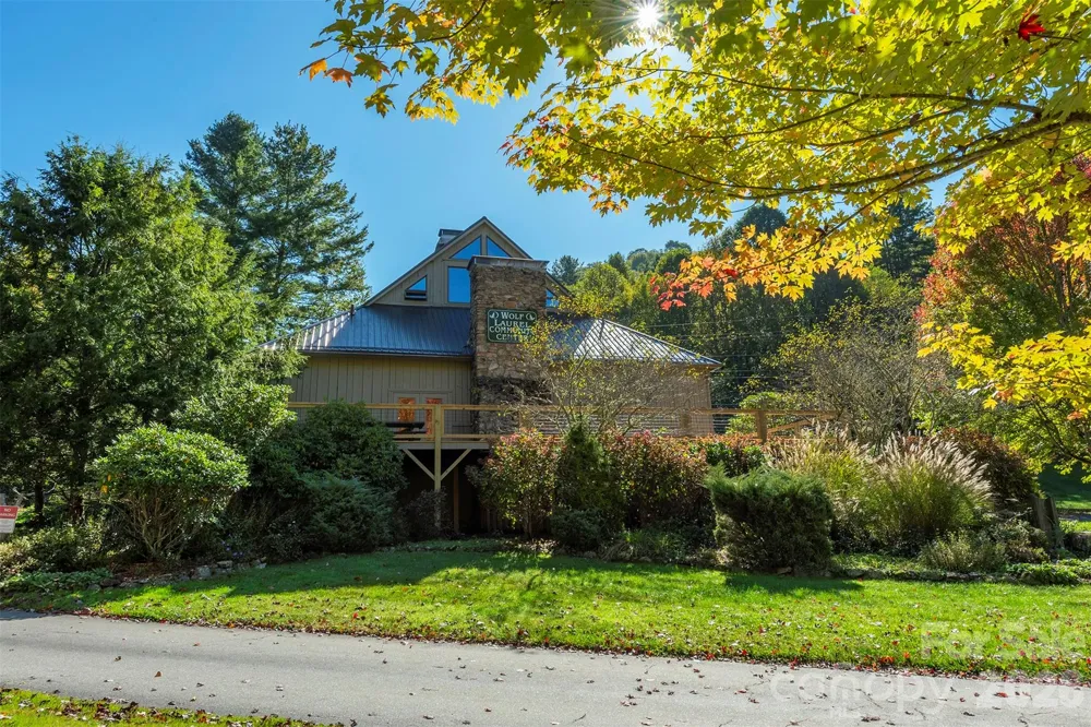 322 Goldenleaf Road Mars Hill, NC 28754