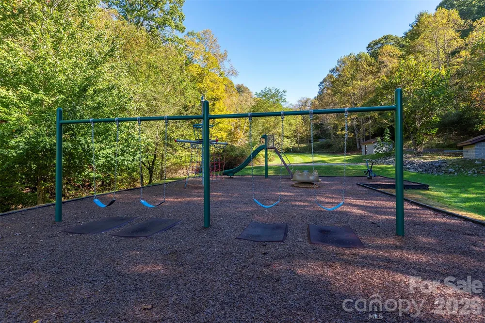 322 Goldenleaf Road Mars Hill, NC 28754