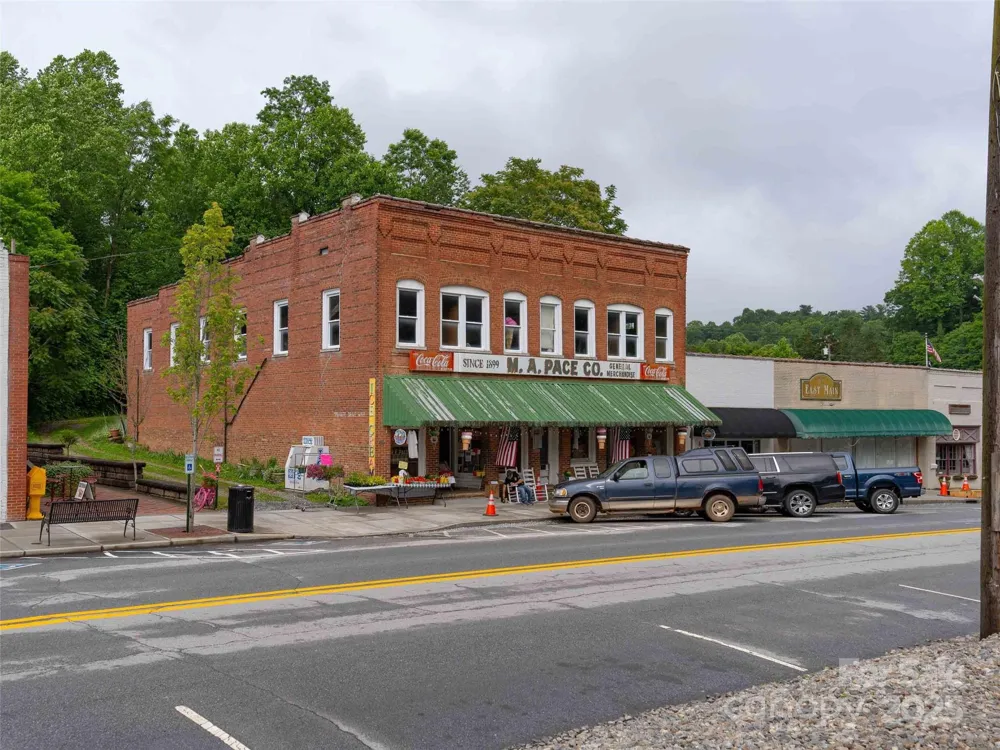 00 Mountain Page Road #17,18,19 Saluda, NC 28773