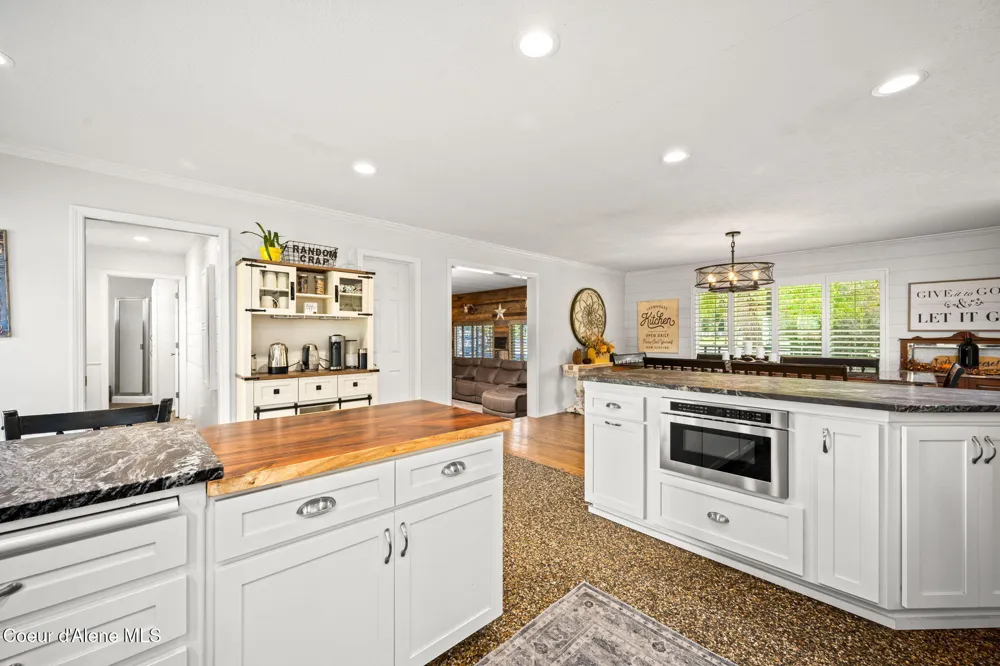 7671 4th Street Dalton Gardens, ID 83815