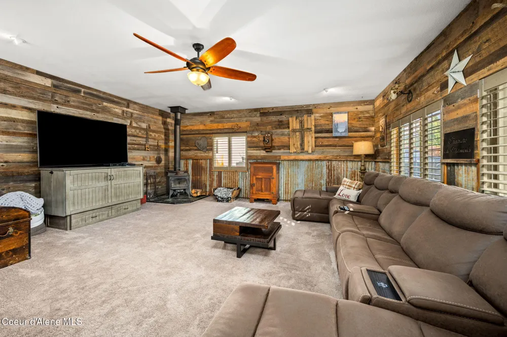 7671 4th Street Dalton Gardens, ID 83815