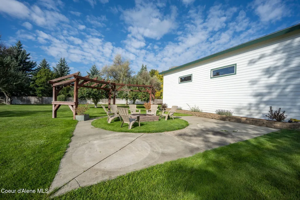 7671 4th Street Dalton Gardens, ID 83815