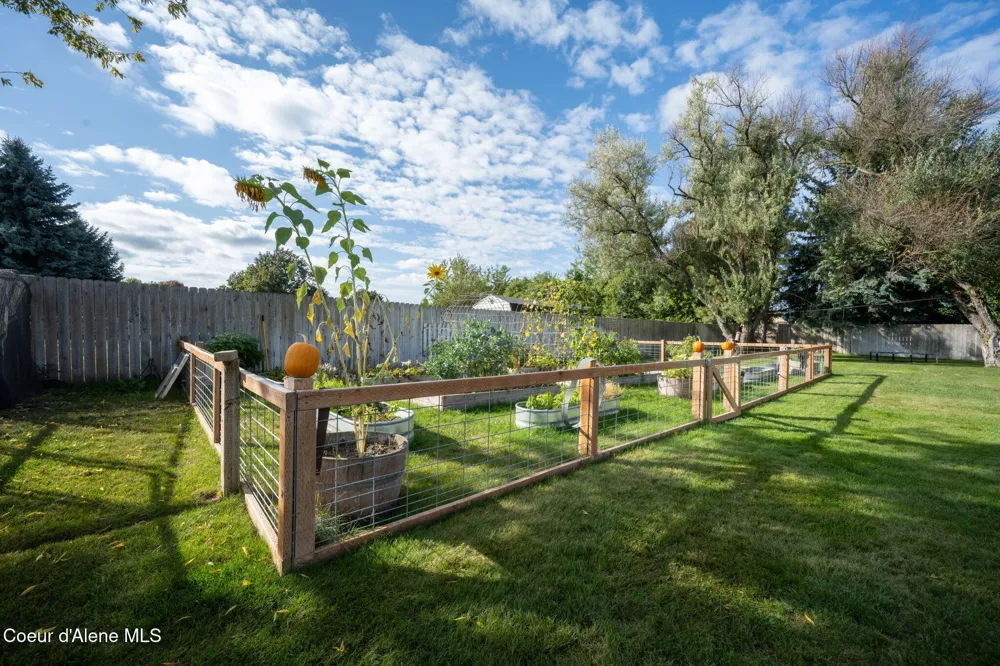 7671 4th Street Dalton Gardens, ID 83815