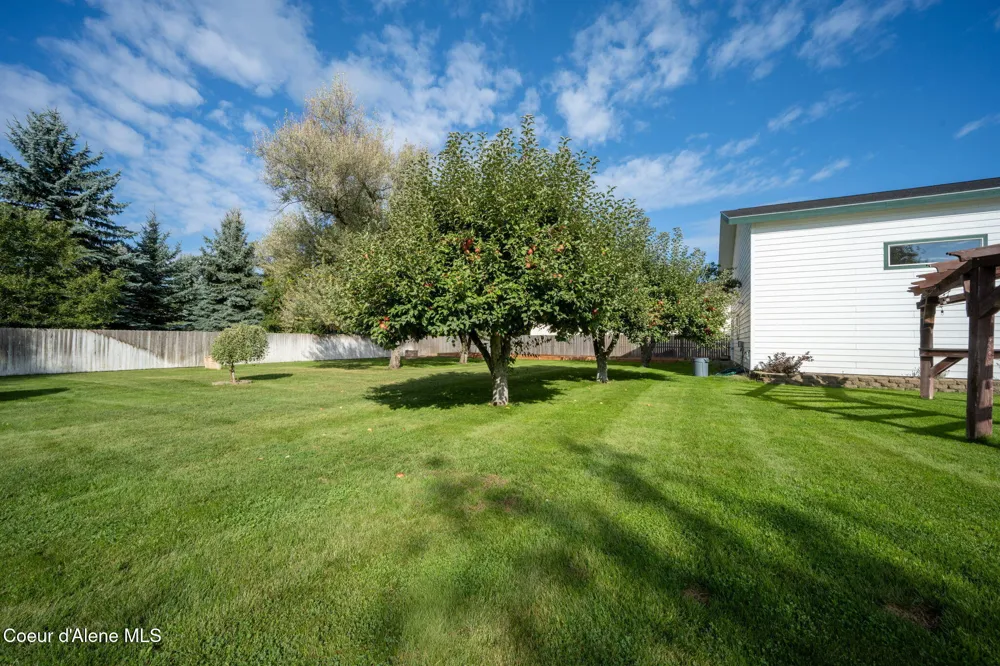7671 4th Street Dalton Gardens, ID 83815
