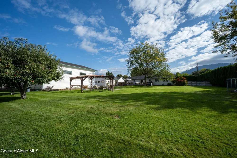 7671 4th Street Dalton Gardens, ID 83815