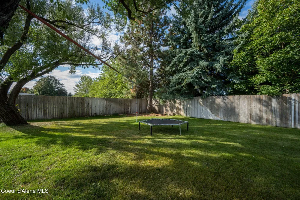 7671 4th Street Dalton Gardens, ID 83815