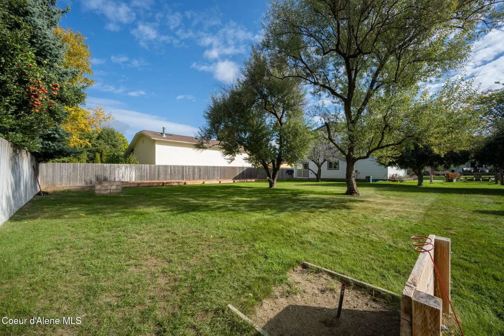 7671 4th Street Dalton Gardens, ID 83815
