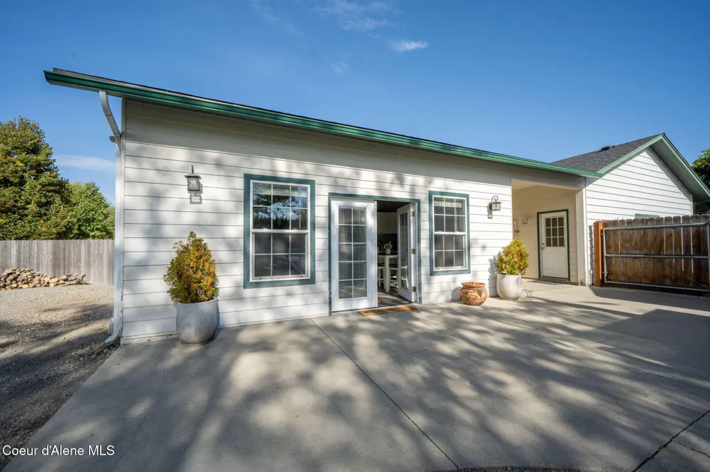 7671 4th Street Dalton Gardens, ID 83815