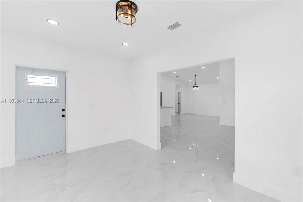 3117 W 64th W Lehigh Acres, FL 33971