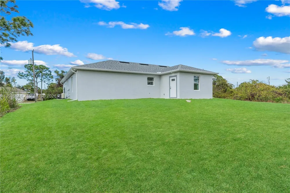 3117 W 64th W Lehigh Acres, FL 33971
