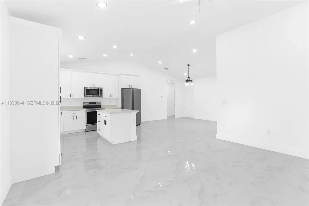 3117 W 64th W Lehigh Acres, FL 33971