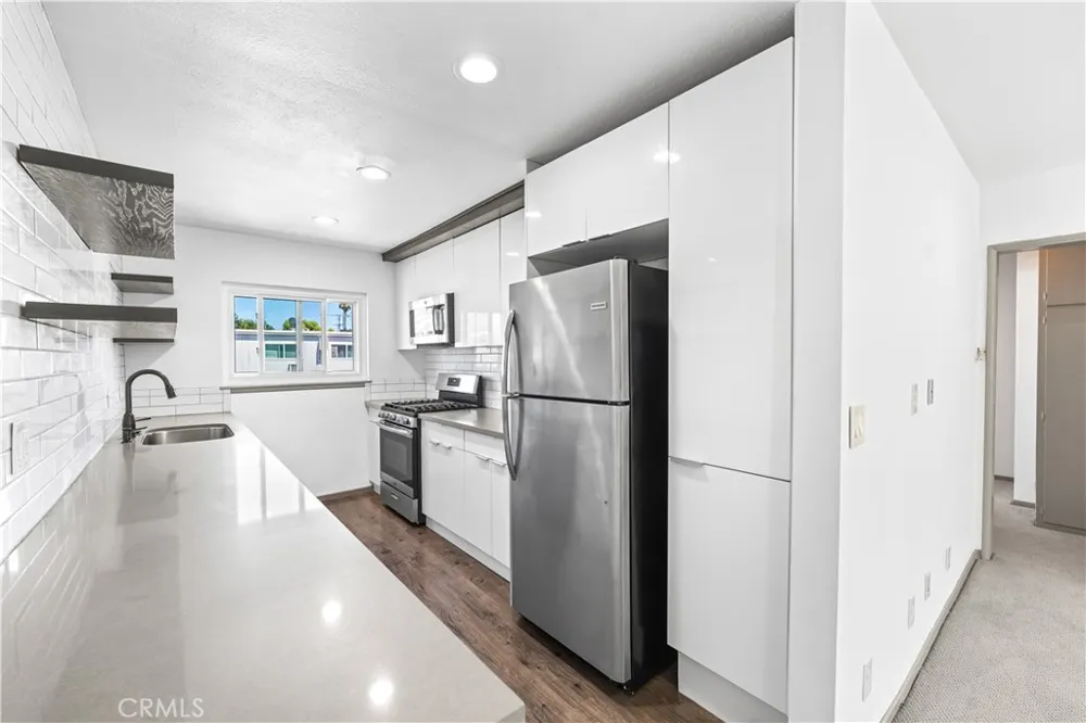 7135 Coldwater Canyon Avenue #16 North Hollywood, CA 91605