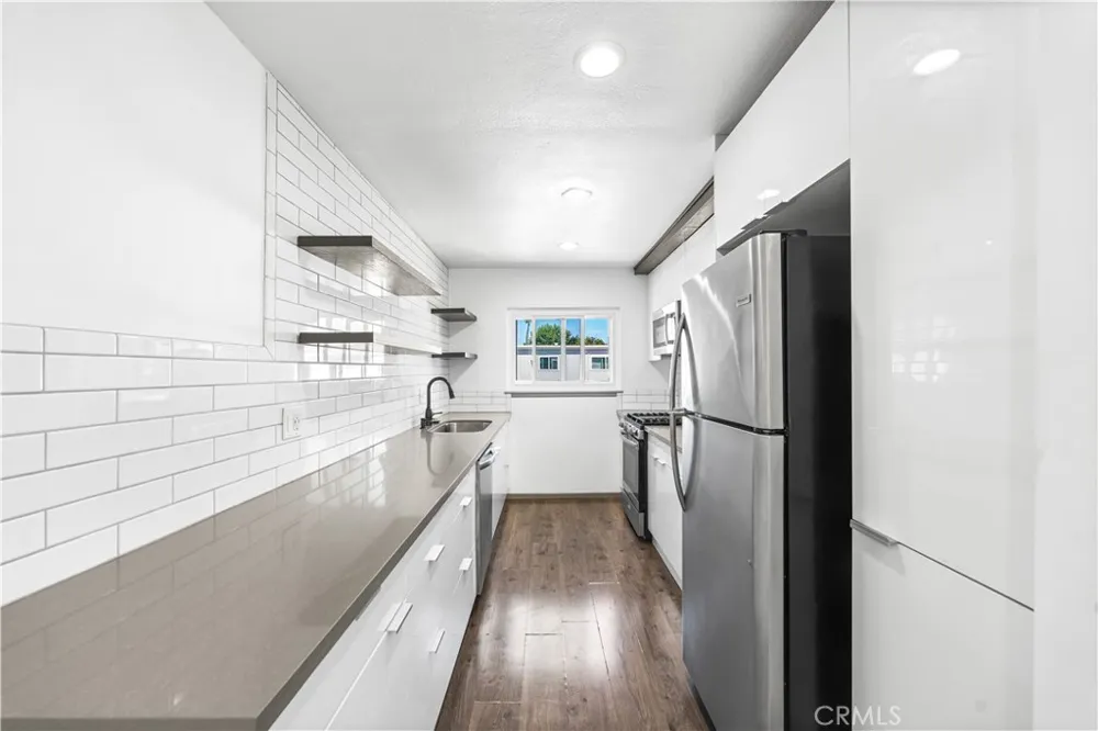 7135 Coldwater Canyon Avenue #16 North Hollywood, CA 91605