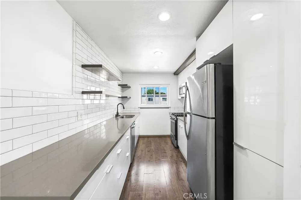 7135 Coldwater Canyon Avenue #16 North Hollywood, CA 91605