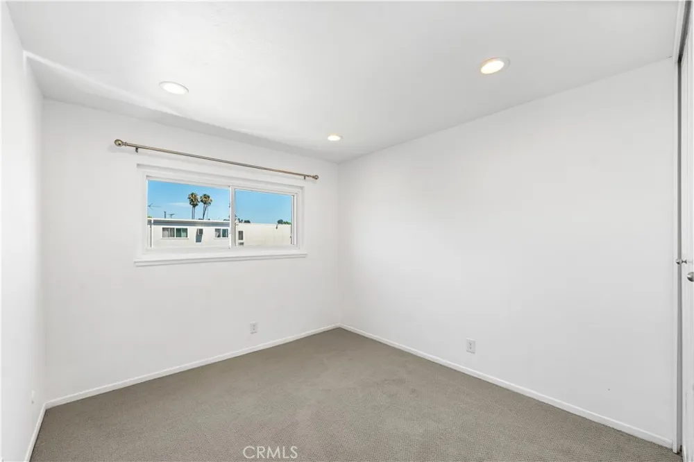 7135 Coldwater Canyon Avenue #16 North Hollywood, CA 91605