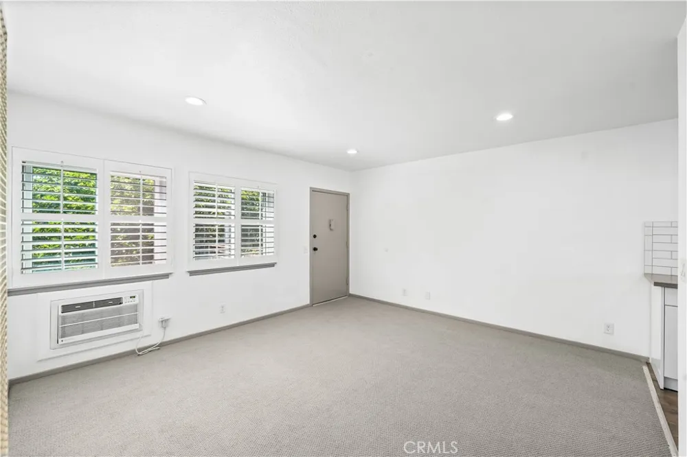7135 Coldwater Canyon Avenue #16 North Hollywood, CA 91605
