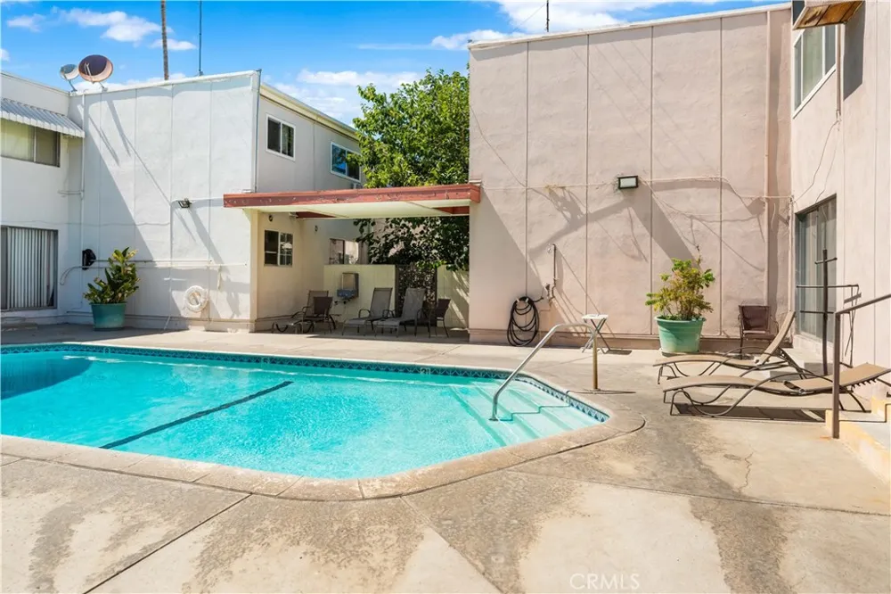 7135 Coldwater Canyon Avenue #16 North Hollywood, CA 91605