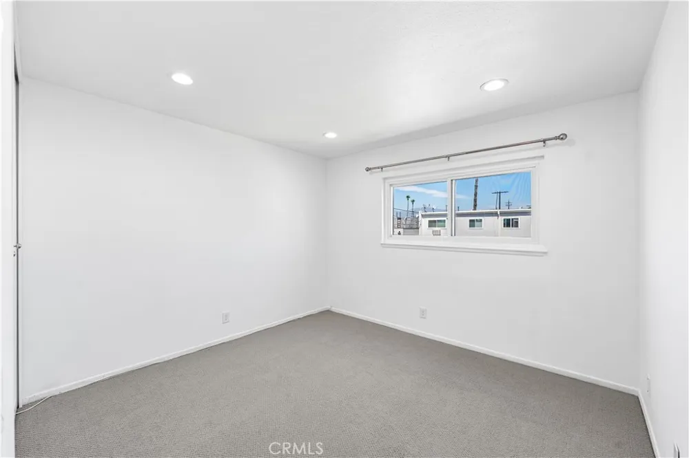 7135 Coldwater Canyon Avenue #16 North Hollywood, CA 91605
