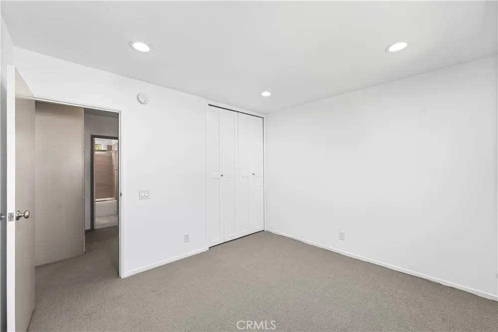 7135 Coldwater Canyon Avenue #16 North Hollywood, CA 91605