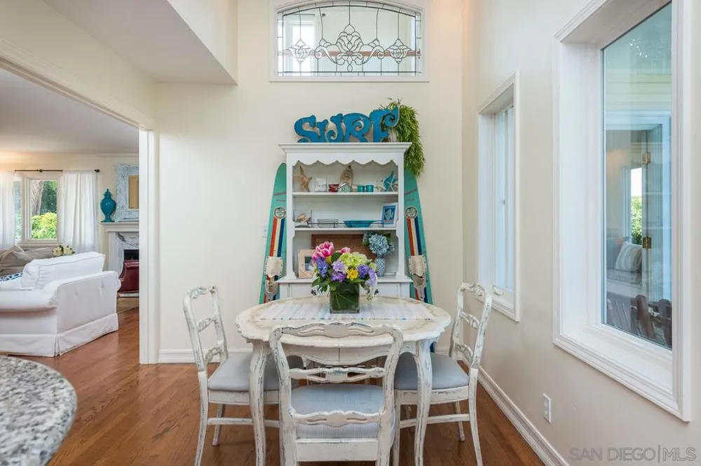 7337 Olivetas Ave La Jolla, CA 92037