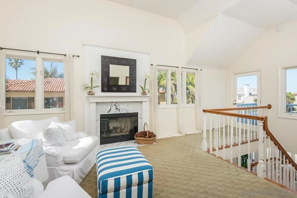 7337 Olivetas Ave La Jolla, CA 92037