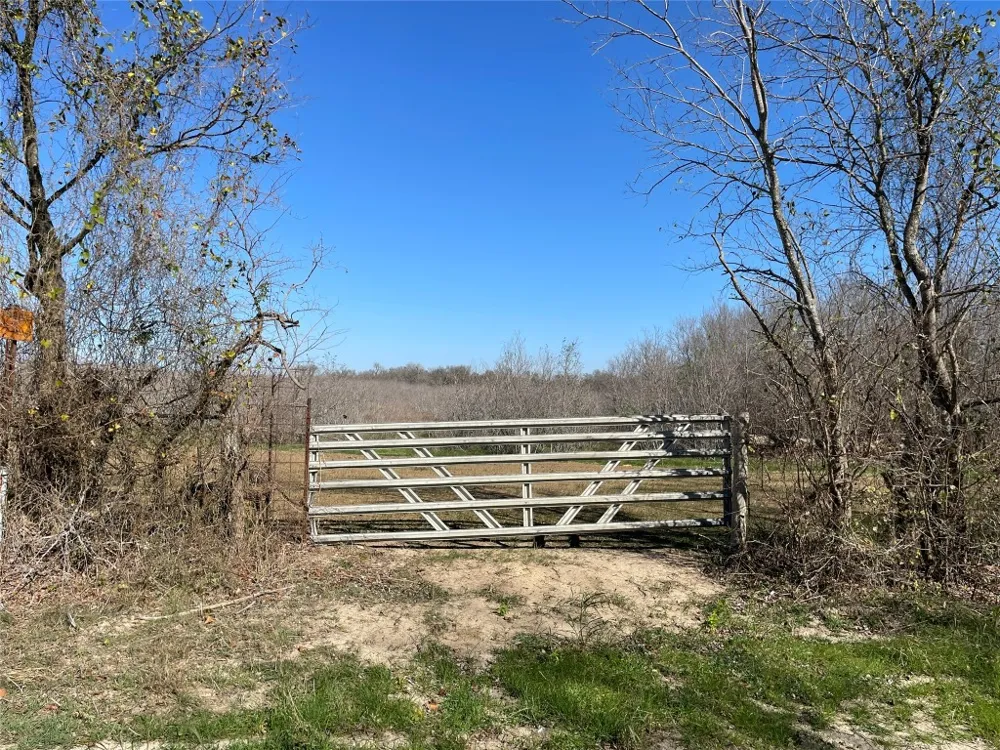15657 Fm 86 Dale, TX 78616