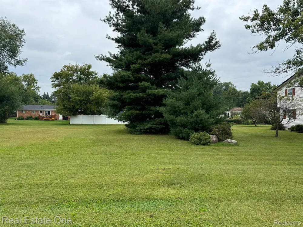 Ellisia Road Commerce Charter Township, MI 48382