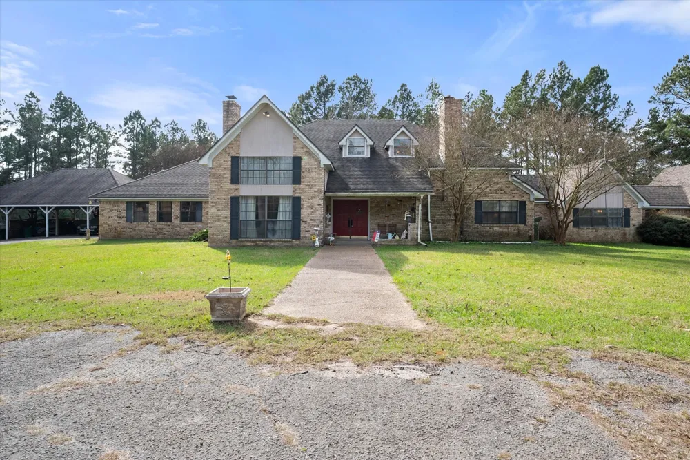6951 E County Road 315 Buffalo, TX 75831