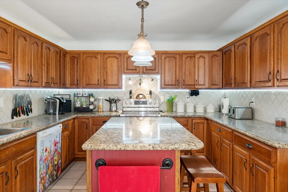 6951 E County Road 315 Buffalo, TX 75831