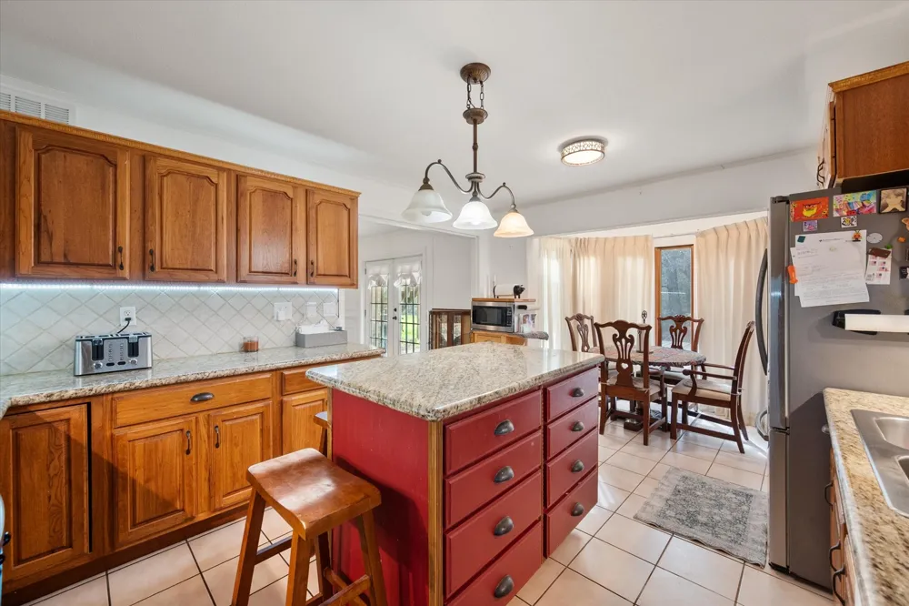 6951 E County Road 315 Buffalo, TX 75831