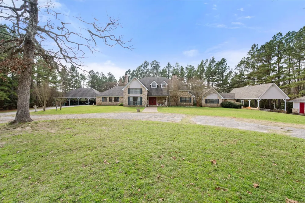6951 E County Road 315 Buffalo, TX 75831