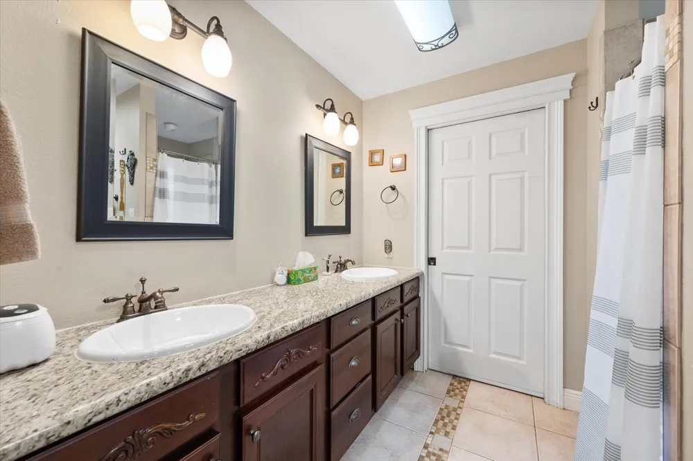 6951 E County Road 315 Buffalo, TX 75831