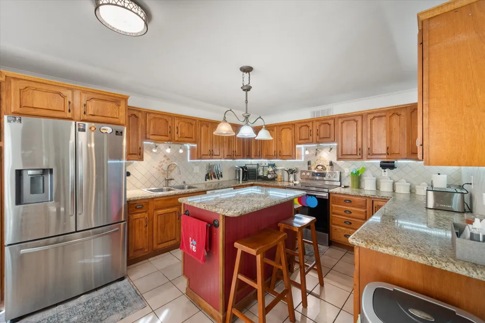 6951 E County Road 315 Buffalo, TX 75831