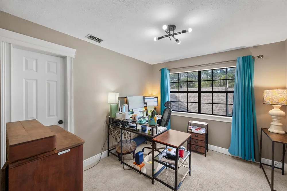 6951 E County Road 315 Buffalo, TX 75831