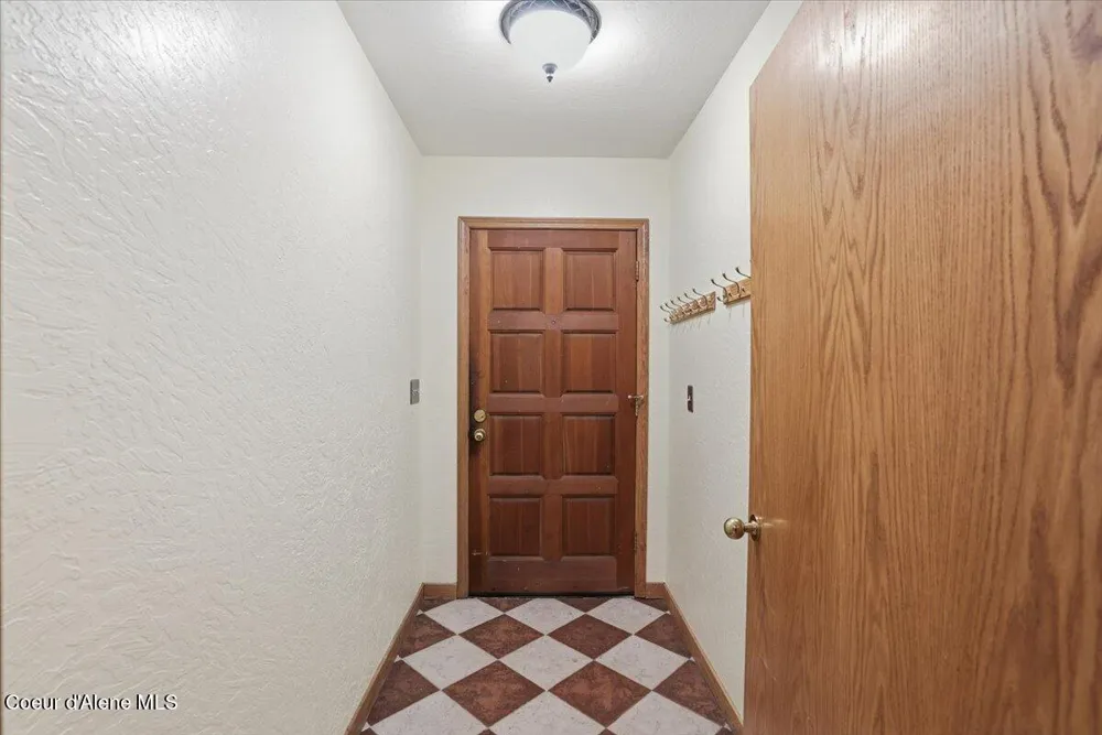 2495 Hoo Doo Loop Oldtown, ID 83822