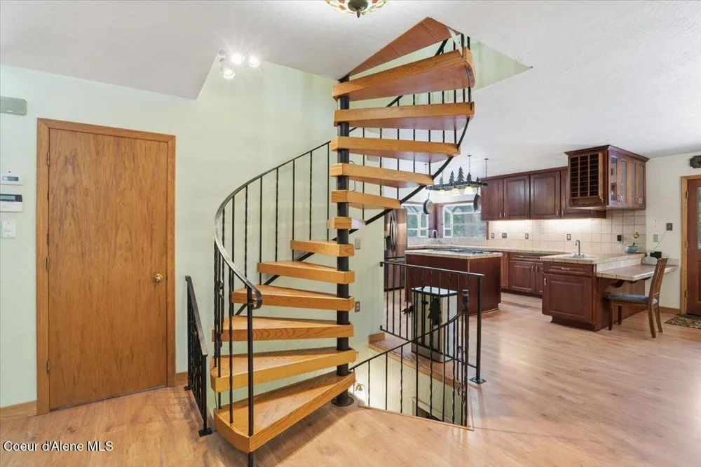 2495 Hoo Doo Loop Oldtown, ID 83822
