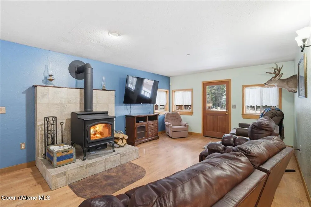 2495 Hoo Doo Loop Oldtown, ID 83822