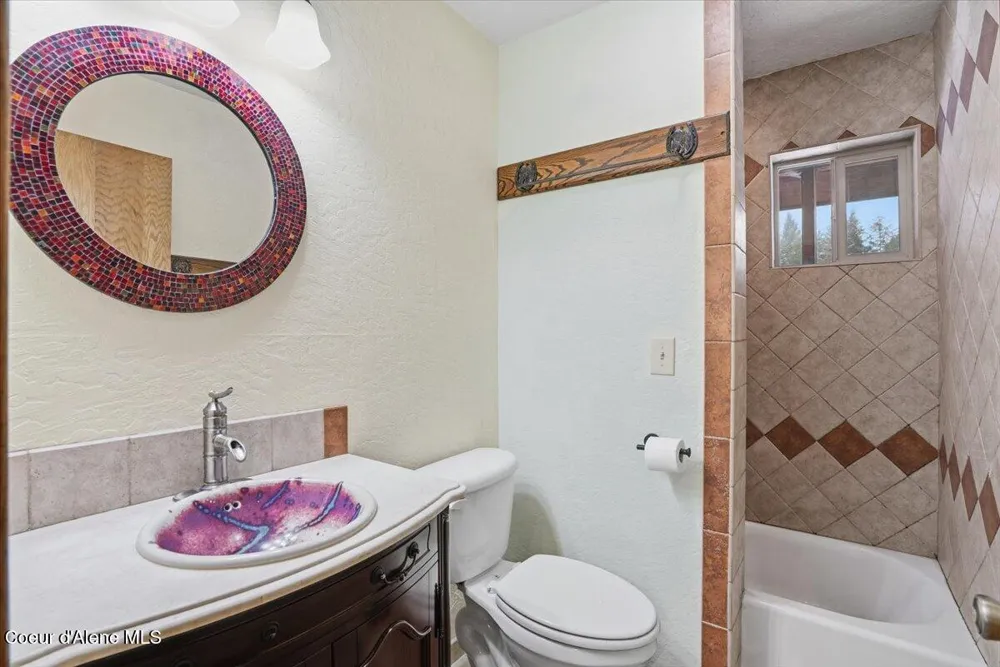 2495 Hoo Doo Loop Oldtown, ID 83822