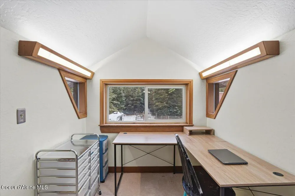 2495 Hoo Doo Loop Oldtown, ID 83822