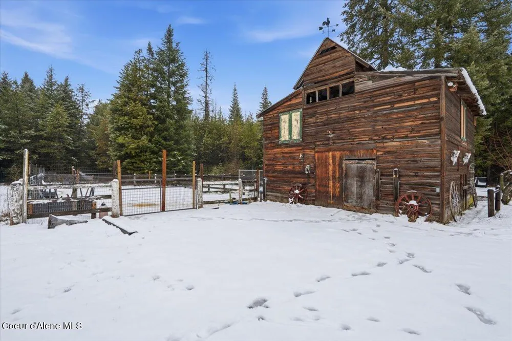 2495 Hoo Doo Loop Oldtown, ID 83822