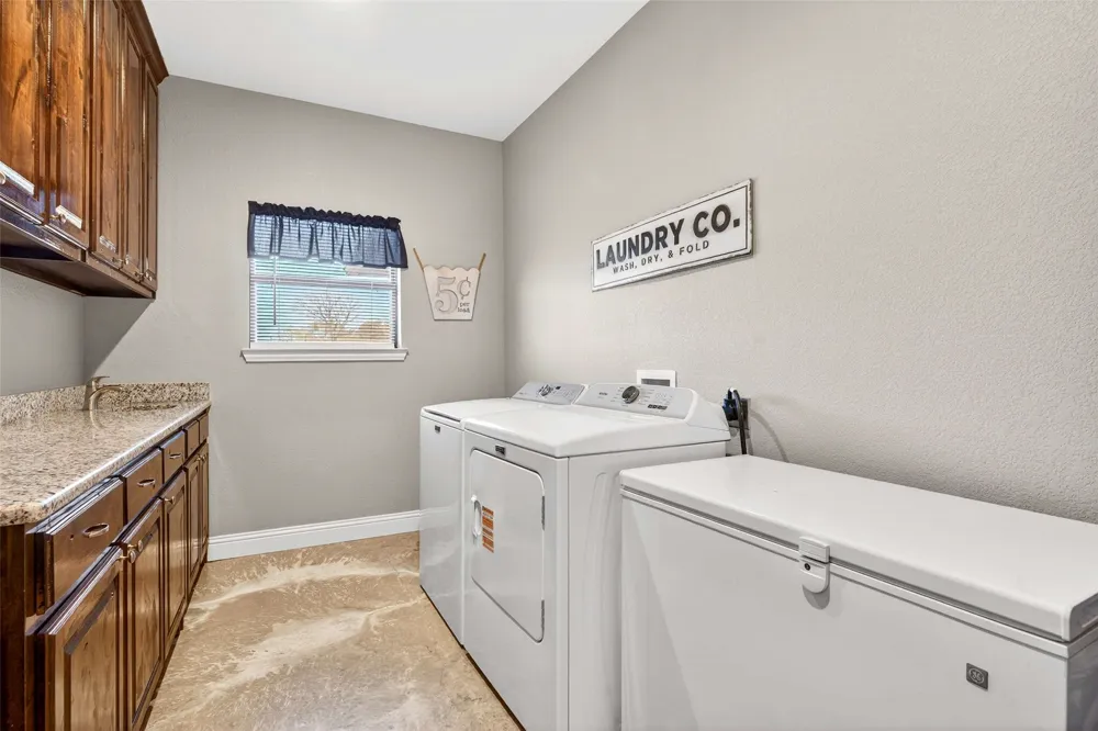 1081 County Road 3591 Paradise, TX 76073