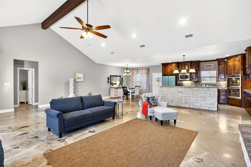1081 County Road 3591 Paradise, TX 76073