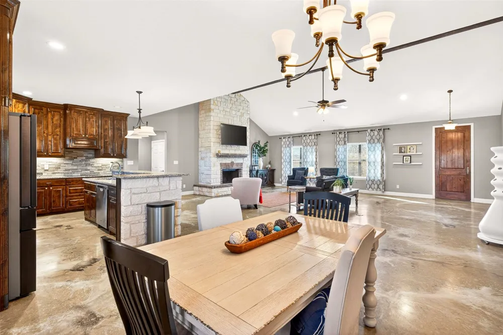 1081 County Road 3591 Paradise, TX 76073