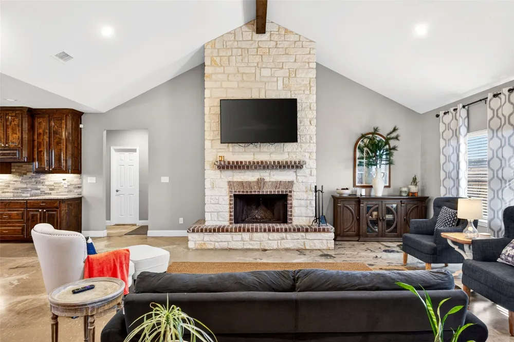 1081 County Road 3591 Paradise, TX 76073