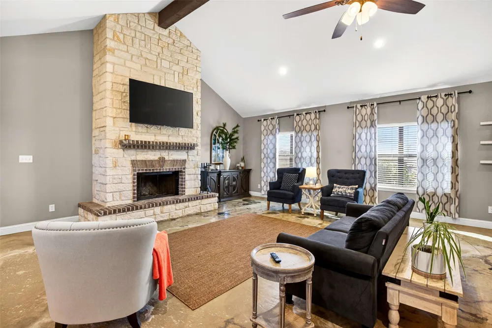 1081 County Road 3591 Paradise, TX 76073
