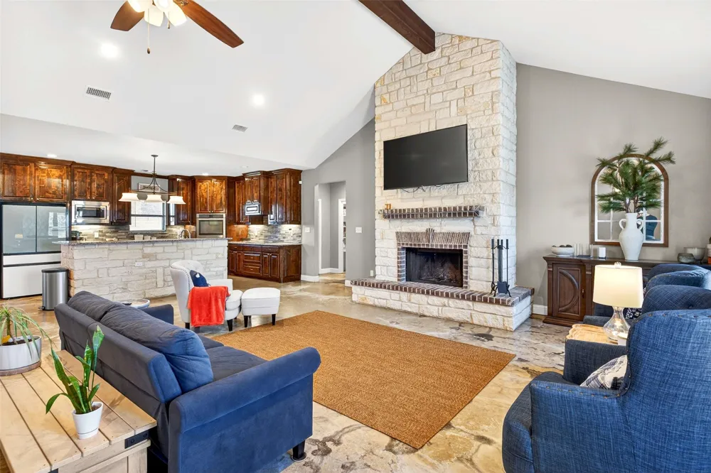 1081 County Road 3591 Paradise, TX 76073