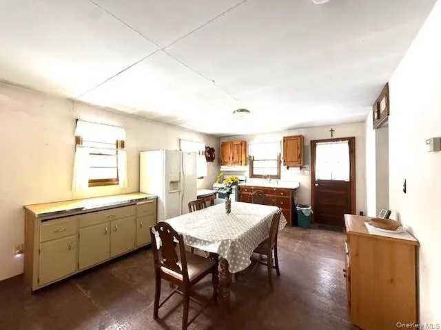 195 W Mohican Trail Glen Spey, NY 12737