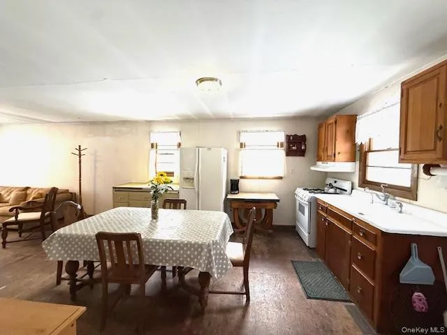 195 W Mohican Trail Glen Spey, NY 12737